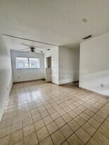 5889 W 26th Ave in Hialeah, FL - Building Photo