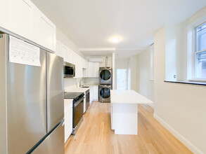 1680A Beacon St, Unit 2 in Brookline, MA - Building Photo - Building Photo