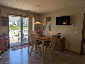 15070 Woodsong Dr in Middlefield, OH - Building Photo - Building Photo