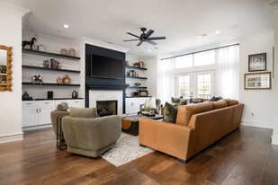 218 Tarrow St in College Station, TX - Building Photo