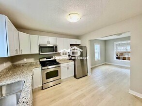 3623 SW 9th St in Des Moines, IA - Building Photo - Building Photo