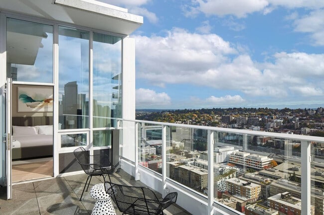 110 Boren Ave N in Seattle, WA - Building Photo - Building Photo