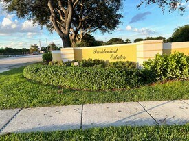 3500 Whitehall Dr in West Palm Beach, FL - Building Photo