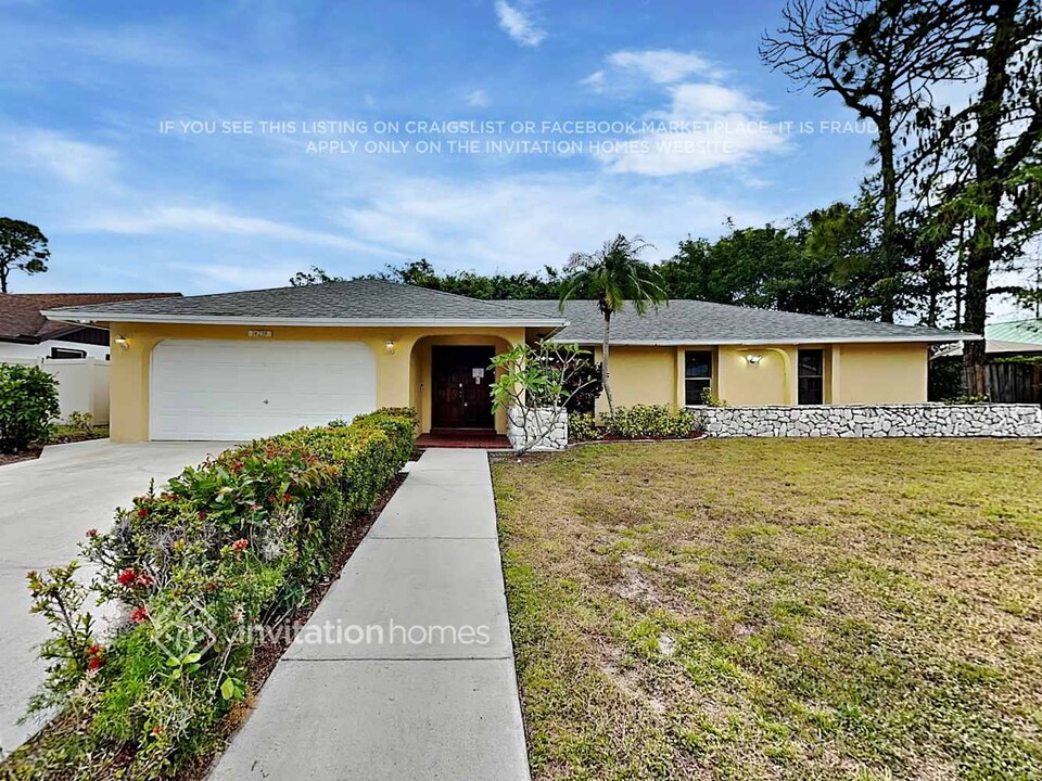 14239 Horseshoe Trce in Wellington, FL - Building Photo