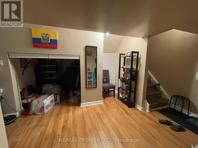 5629 Haddon Hall Rd in Mississauga, ON - Building Photo - Building Photo