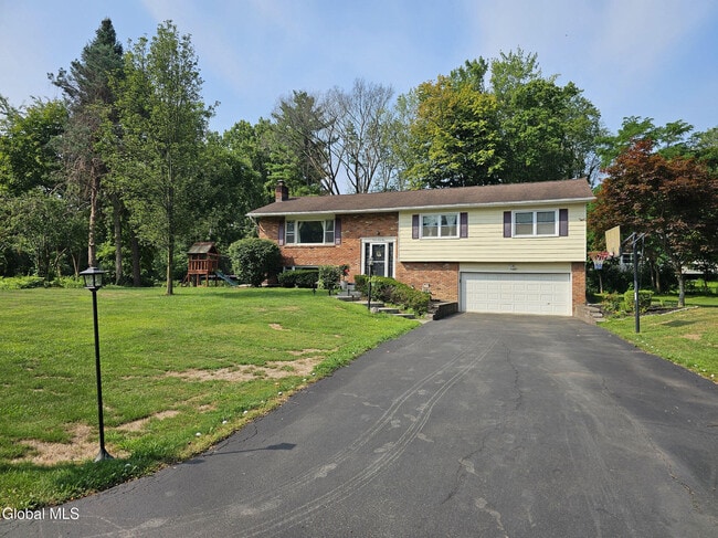 1265 Sagemont Ct in Niskayuna, NY - Building Photo - Building Photo