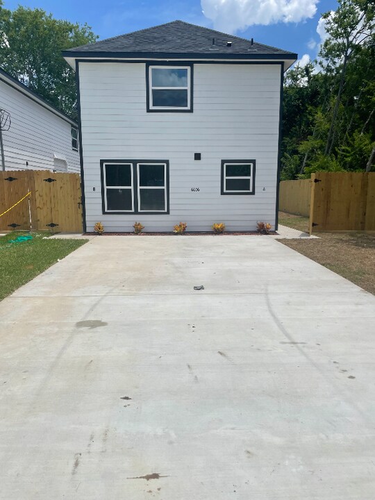 6606 Haight St-Unit -B in Houston, TX - Building Photo