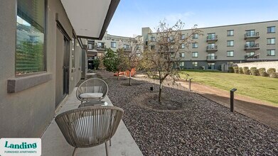 402 W Lincoln St, Unit 347 in Phoenix, AZ - Building Photo - Building Photo