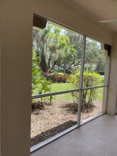 4264 Central Sarasota Pky, Unit 114 in Sarasota, FL - Foto de edificio - Building Photo