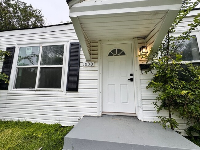 property at 1000-1002 McLish Ave SW