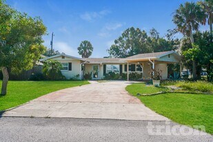 4167 Pompano Rd in Venice, FL - Building Photo