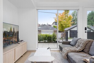 90 W King Edward Ave in Vancouver, BC - Building Photo