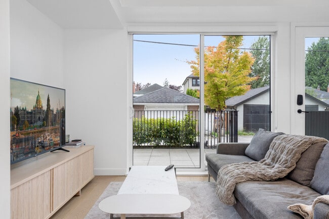 90 W King Edward Ave