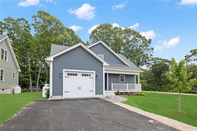 11 Vespia Ln in South Kingstown, RI - Building Photo - Building Photo