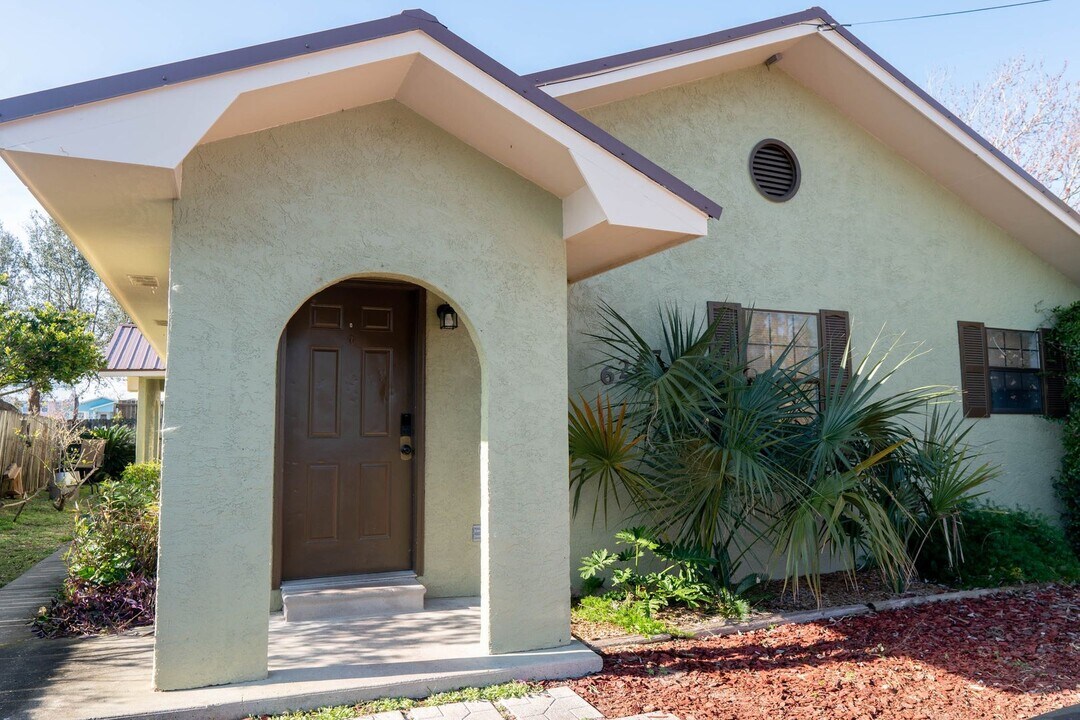 6217 Pinetree Ave-Unit -Unit A in Panama City, FL - Building Photo