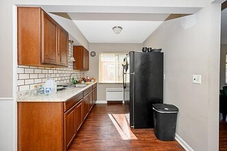 3913 E Gatewood Ln in Silverton, OH - Building Photo - Building Photo