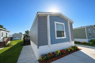 1635 Sunburst Dr in Apopka, FL - Building Photo