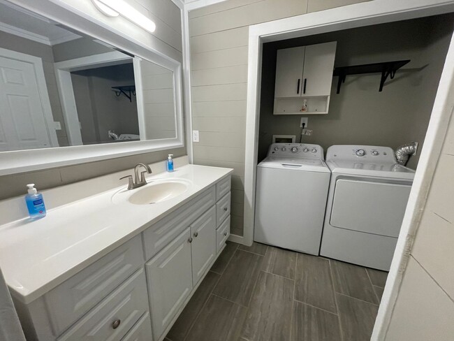 408 Skyview Dr in Birmingham, AL - Building Photo - Building Photo