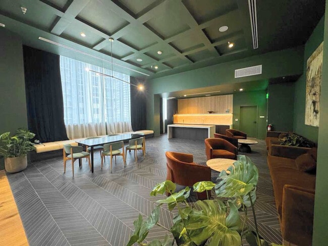 11 NE 6th St in Miami, FL - Building Photo - Building Photo