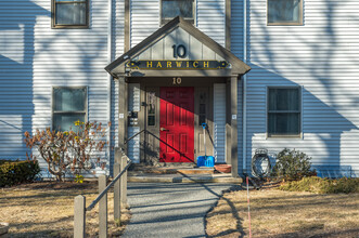 Beach Plum Condominiums in Harwich Port, MA - Building Photo - Building Photo