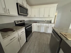 4 Harbor Cove Ct in Daytona Beach, FL - Building Photo - Building Photo