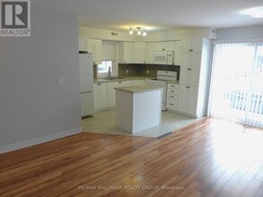 216 Carillon St in Ottawa, ON - Building Photo - Building Photo