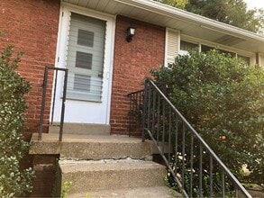 21 Terrace Dr in Crafton, PA - Building Photo - Building Photo