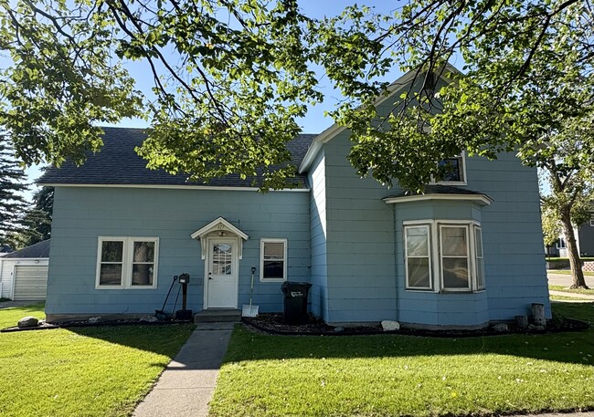 477 3rd Ave NE, Unit 477 3rd Ave NE in Valley City, ND - Building Photo - Building Photo