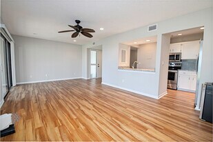 12 Cartagena Ct, Unit 12