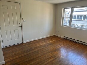57 Newbury Ave in Quincy, MA - Building Photo - Building Photo