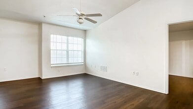 Charleston Cay in Port Charlotte, FL - Building Photo - Building Photo