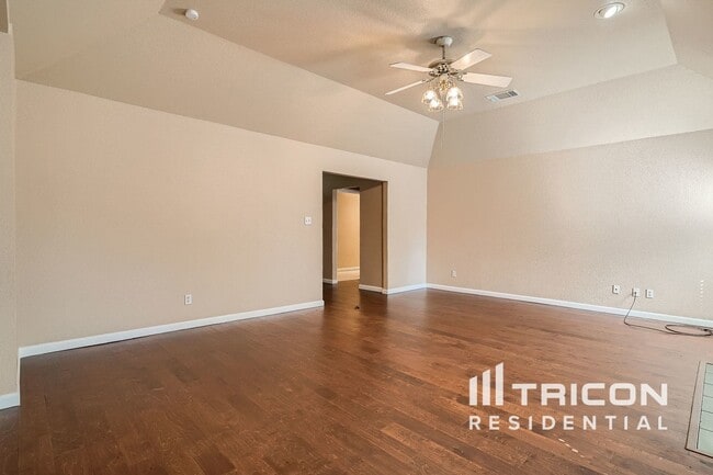 6209 Meadowmere Ln in Arlington, TX - Building Photo - Building Photo