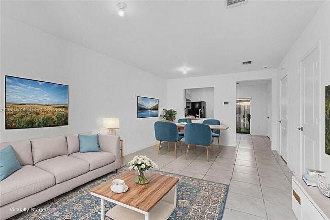 540 NE 5th Ter in Florida City, FL - Foto de edificio - Building Photo