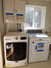 20323 Burke Ave N, Unit Upper Unit in Shoreline, WA - Building Photo - Building Photo