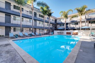 Breakpointe Coronado in Isla Vista, CA - Building Photo - Building Photo