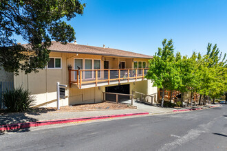 Bella Vista in San Rafael, CA - Building Photo - Building Photo