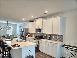 1297 Ascot Ter in Atlanta, GA - Building Photo - Building Photo