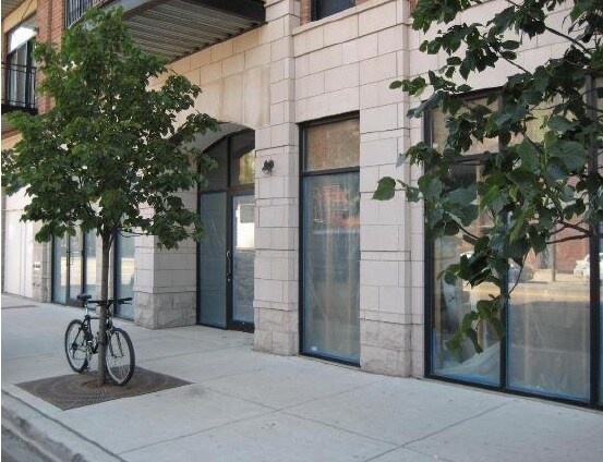 711 W Grand Ave in Chicago, IL - Building Photo - Building Photo