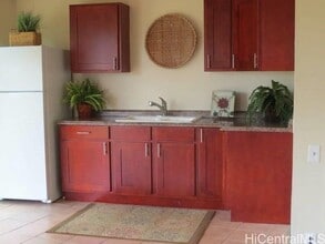 1975 Puowaina Dr in Honolulu, HI - Building Photo - Building Photo
