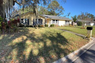 1363 Crosby Ln in Orange Park, FL - Building Photo