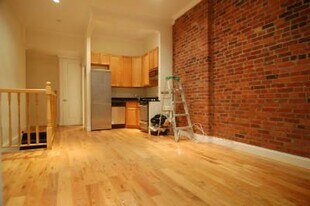 110 Bedford St in New York, NY - Building Photo