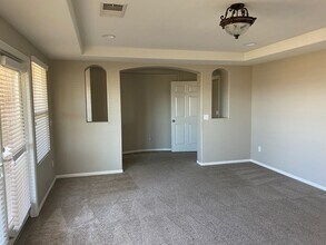 33996 Galleron St in Temecula, CA - Building Photo - Building Photo