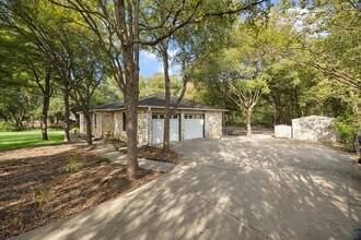 10319 Old Manchaca Rd in Austin, TX - Building Photo - Building Photo