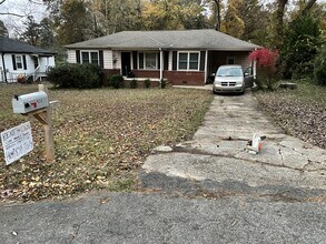 930 Dale Dr SW in Mableton, GA - Building Photo - Building Photo