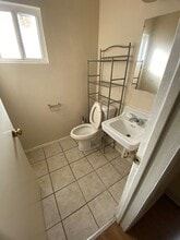 2108 Edgewood St in Bakersfield, CA - Building Photo - Building Photo