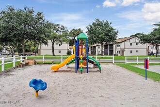 430 Banana Cay Dr in South Daytona, FL - Building Photo - Building Photo