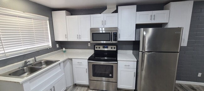 property at 2332 N Catalina Ave