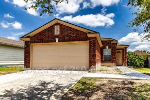 5745 Maxfli Dr in Schertz, TX - Building Photo