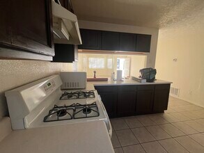 1301 Villa Chamisa NE in Albuquerque, NM - Foto de edificio - Building Photo