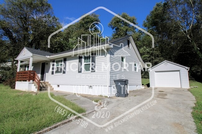1407 Charles Dr NE in Knoxville, TN - Building Photo - Building Photo